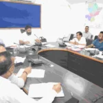 *कलेक्टर ने बच्चों के शैक्षिक गुणवत्ता पर विशेष ध्यान देने के दिए निर्देश, समय पर स्कूल नहीं पहुंचने वाले और नदारद शिक्षकों पर होगी कार्रवाई, बीईओ और बीआरसी को अपने क्षेत्र के स्कूलों का नियमित निरीक्षण करने के निर्देश…*